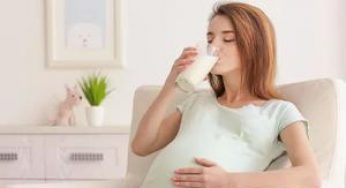 医生：孕期牛奶不能随便喝，这3个时间才是胎儿需要的，要把握好
