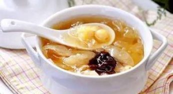 美食分享：西梅银耳羹、豆腐炖黄甲鱼、阿胶乌鸡汤的简单做法