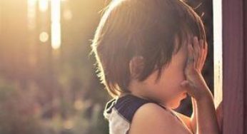 害羞孩子上幼儿园更容易被欺负？开学前一个月，建议你抓心理建设