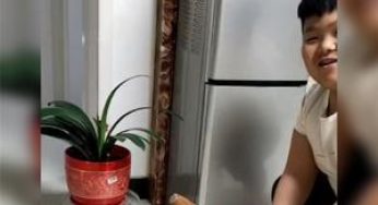 男童用擀面杖敲碎存钱罐走红，金猪破碎时网友酸了：大户人家