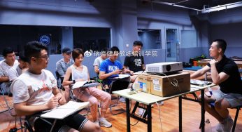 零基础的健身新人如何当上健身教练呢？