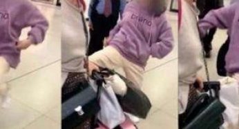 女儿连踹6脚，母亲不责怪反安慰：“巨婴式育儿”真应该觉醒了