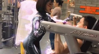 国产女教练化身战斗天使，健身好身材挡不住，网友：想上她的课